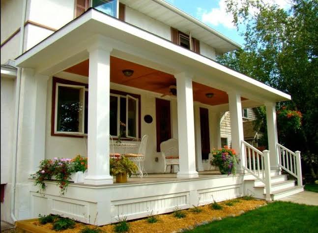 How should the veranda of the house be, and how to decorate it? 5 to 10 ways