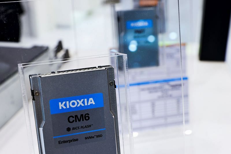 Banks Prepare to Refinance $13.5 Billion Loan for Kioxia's Western Digital Merger, According to Bloomberg